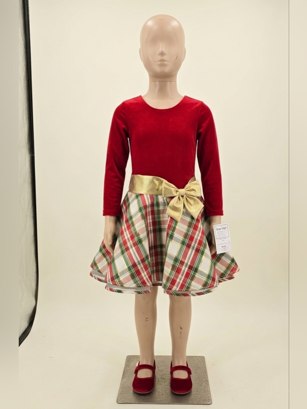 Bonnie Jean Red Velvet & Plaid Holiday Dress with Gold Bow Size (6X Girl)